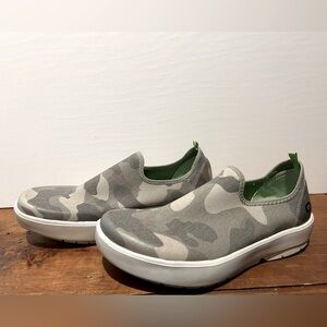 Women's Camo Tan / Cream Oofos Shoes